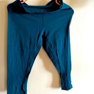 Lululemon Align Capris size 10. Turquoise color. 16’ inseam